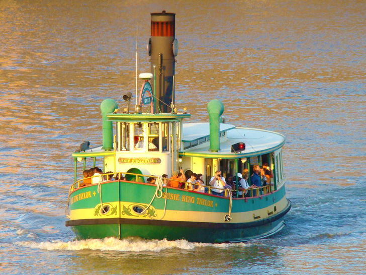 Shuttle Boat Savannah River Savannah Georgia